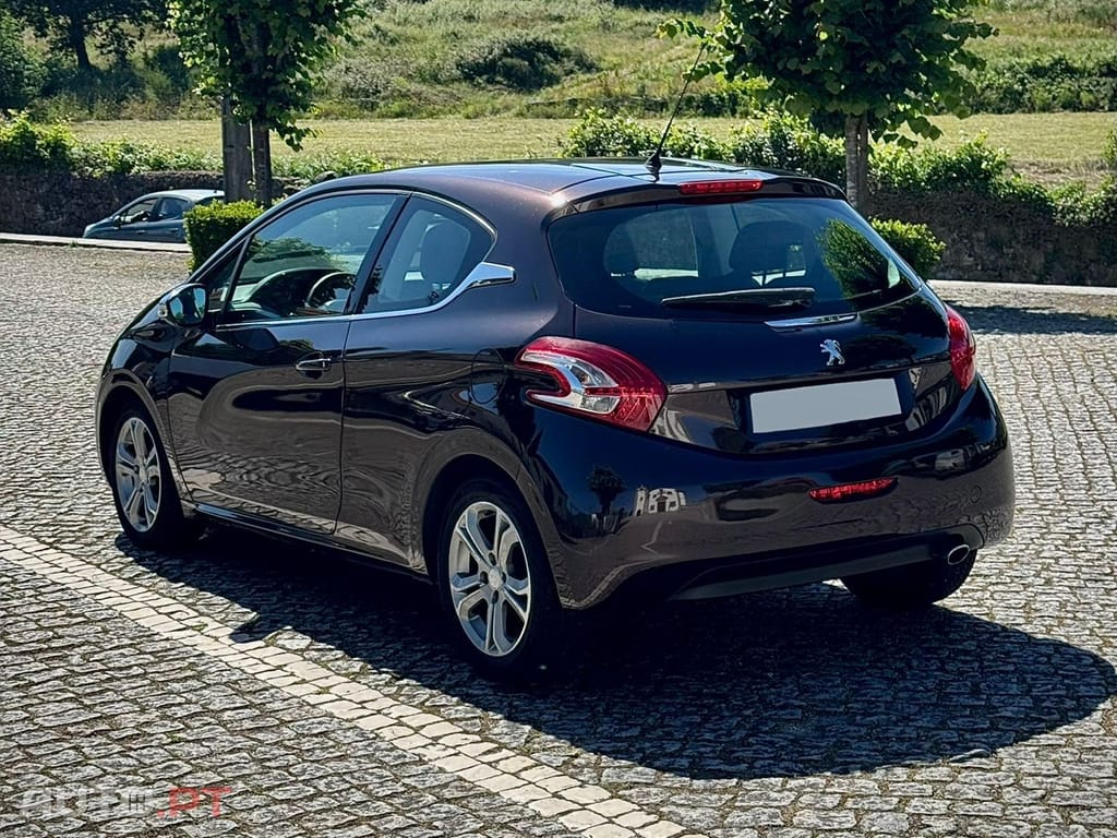Peugeot 208 1.6 e-HDi Allure