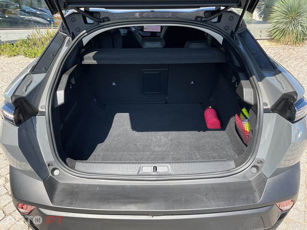 Peugeot 408 1.2 PureTech Allure EAT8
