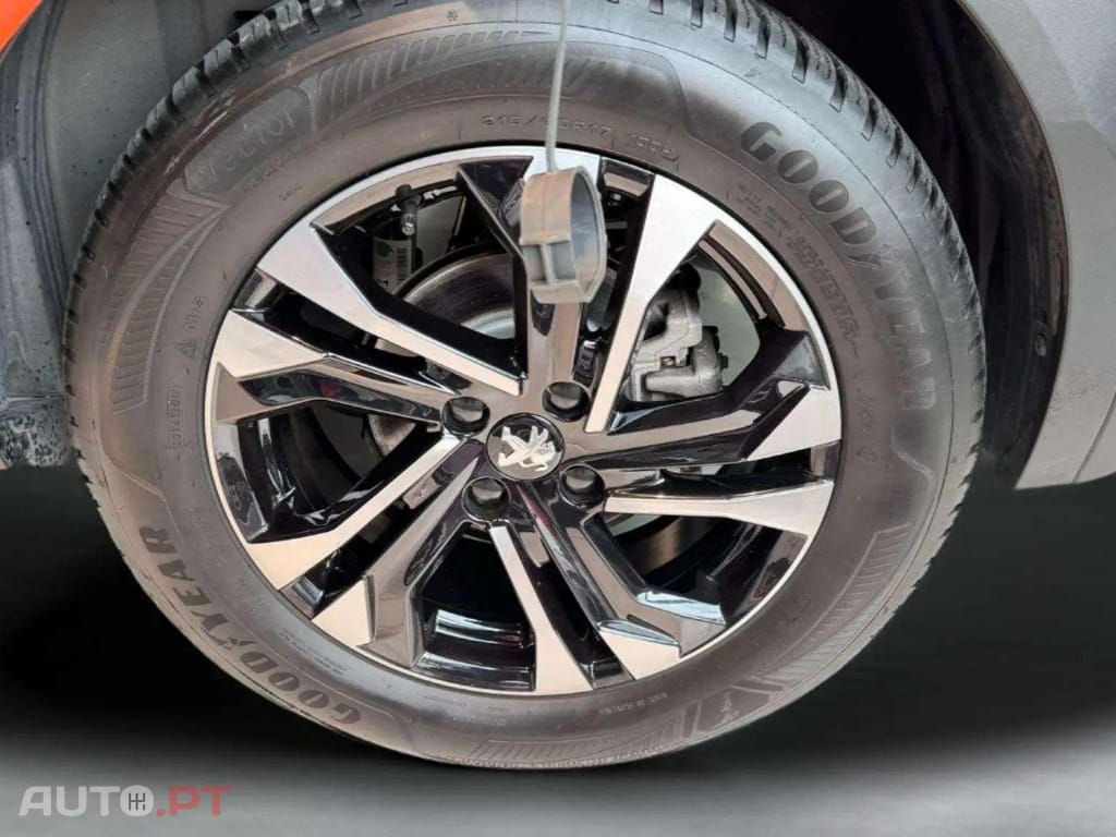 Peugeot E-2008 Allure 