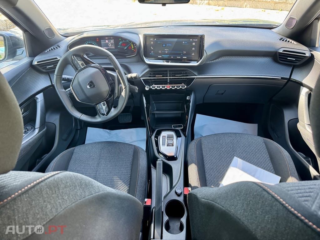 Peugeot 2008 1.2 Hybrid Style e-DCS6