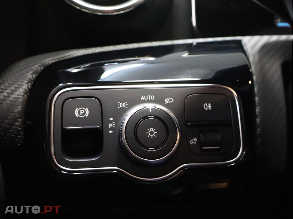 Mercedes-Benz A 250 e Auto