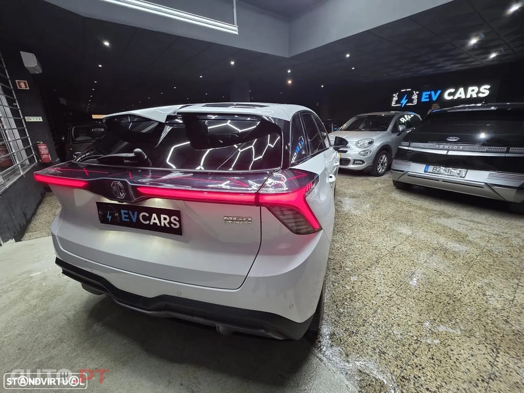 MG MG4 64 kWh Luxury