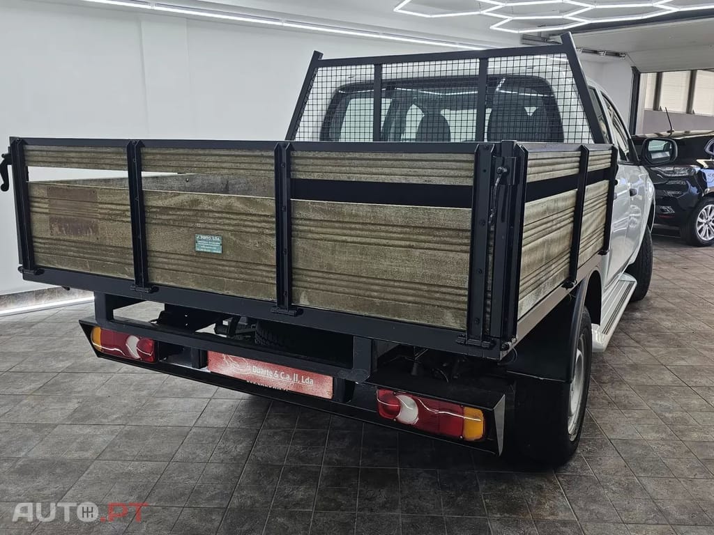 Mitsubishi L200 2.4 DI-D Invite 2WD