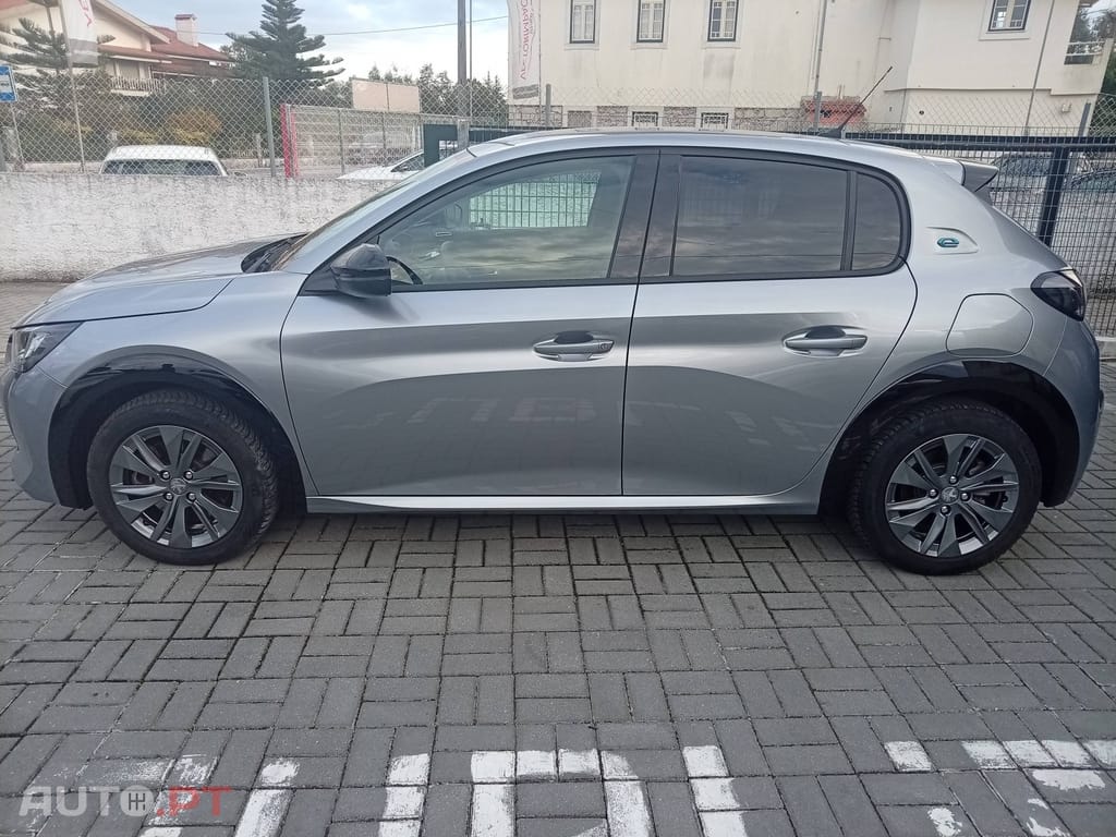 Peugeot E-208 50 kWh Allure Pack