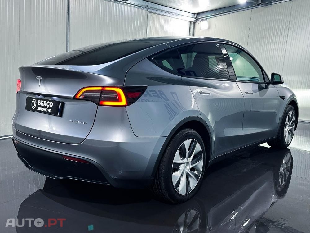 Tesla Model Y Long Range Dual Motor AWD
