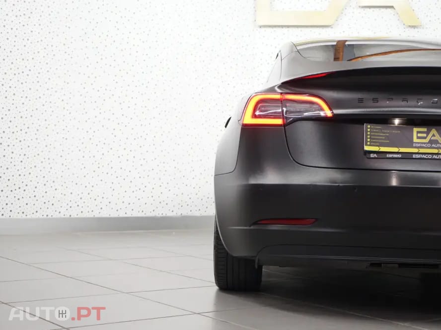 Tesla Model 3 Standard Range Plus RWD
