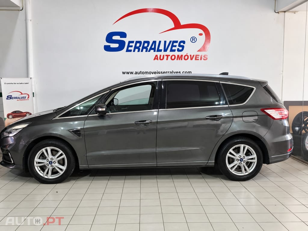 Ford S-Max 2.5 FHEV Titanium