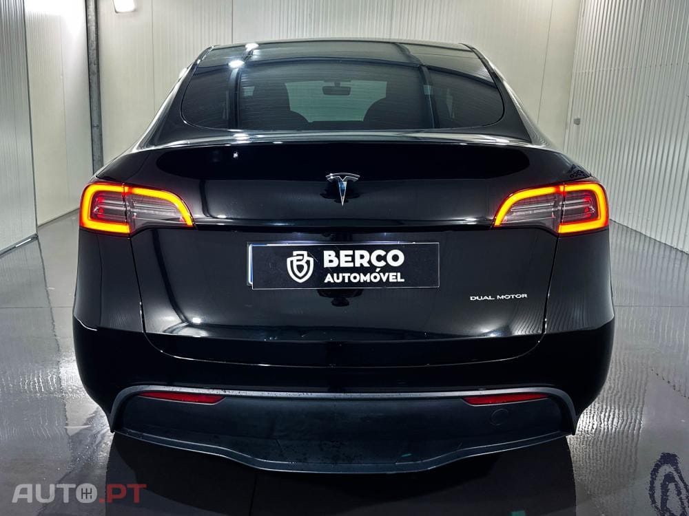 Tesla Model Y Long Range Dual Motor AWD
