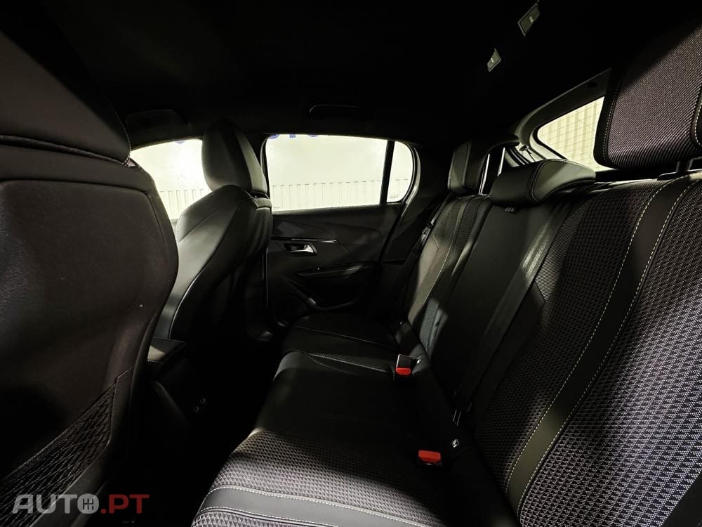 Peugeot E-208 50 kWh GT Pack