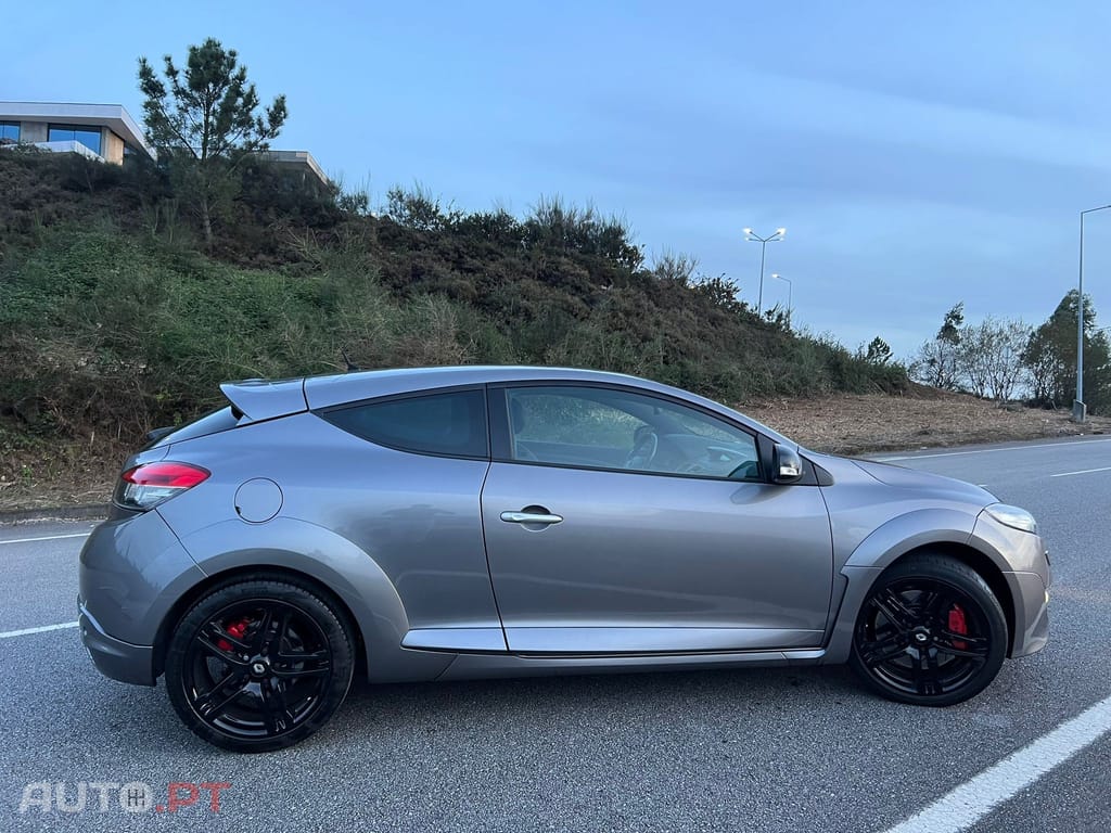 Renault Mégane Coupe 2.0 T 16V RS