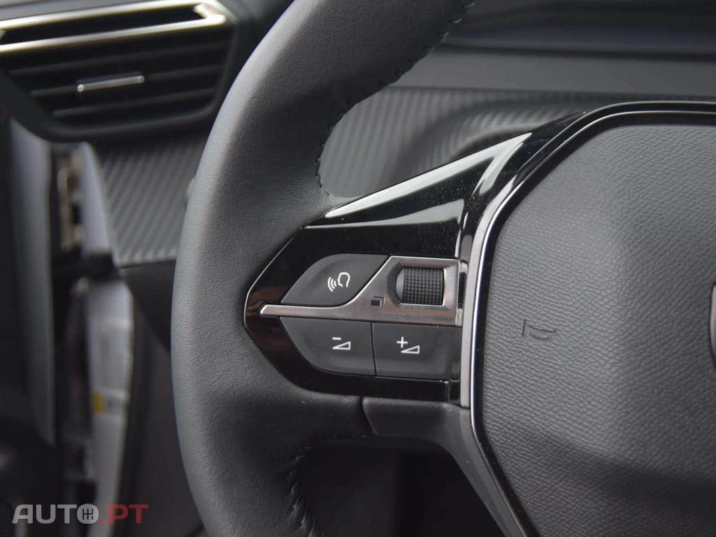 Peugeot E-2008 54 kWh Active EAT8