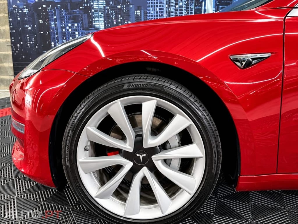 Tesla Model 3 Long Range AWD Dual Motor