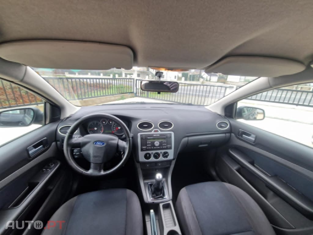 Ford Focus 1.6 Ti-VCT Ghia