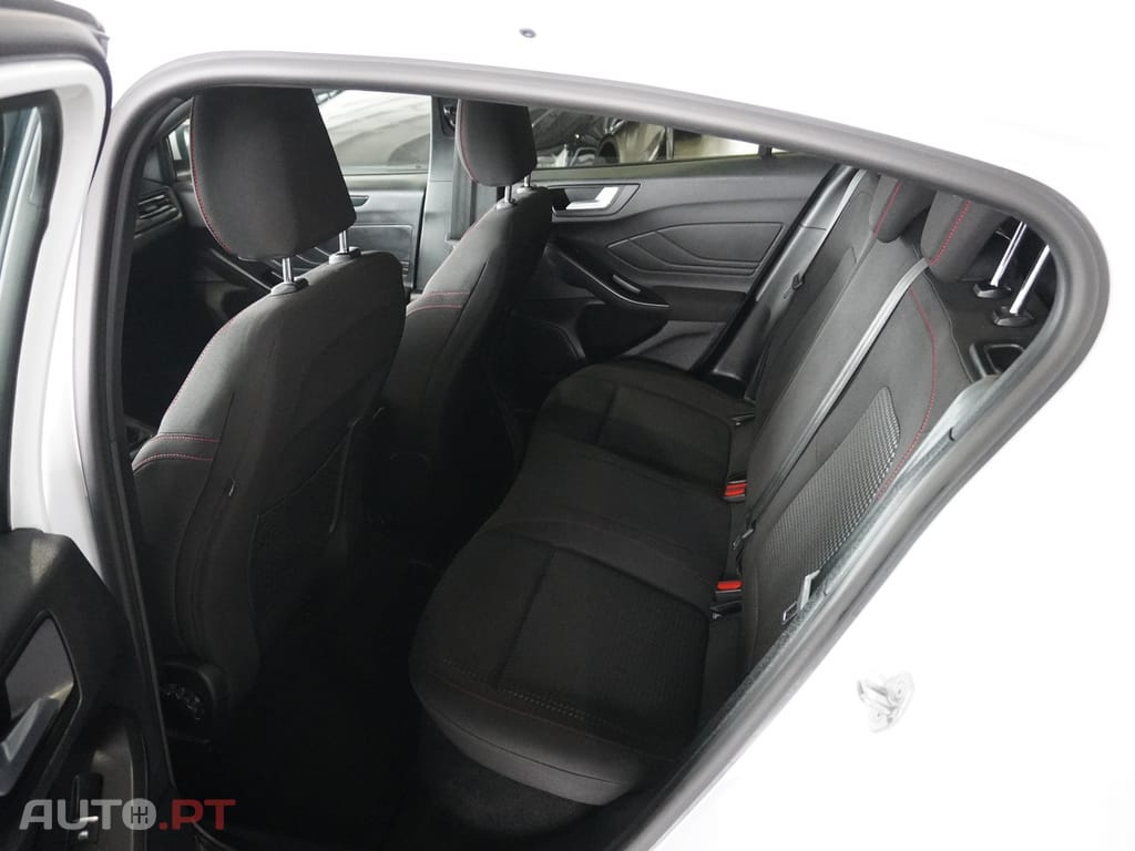 Ford Focus 1.0 EcoBoost MHEV ST-Line