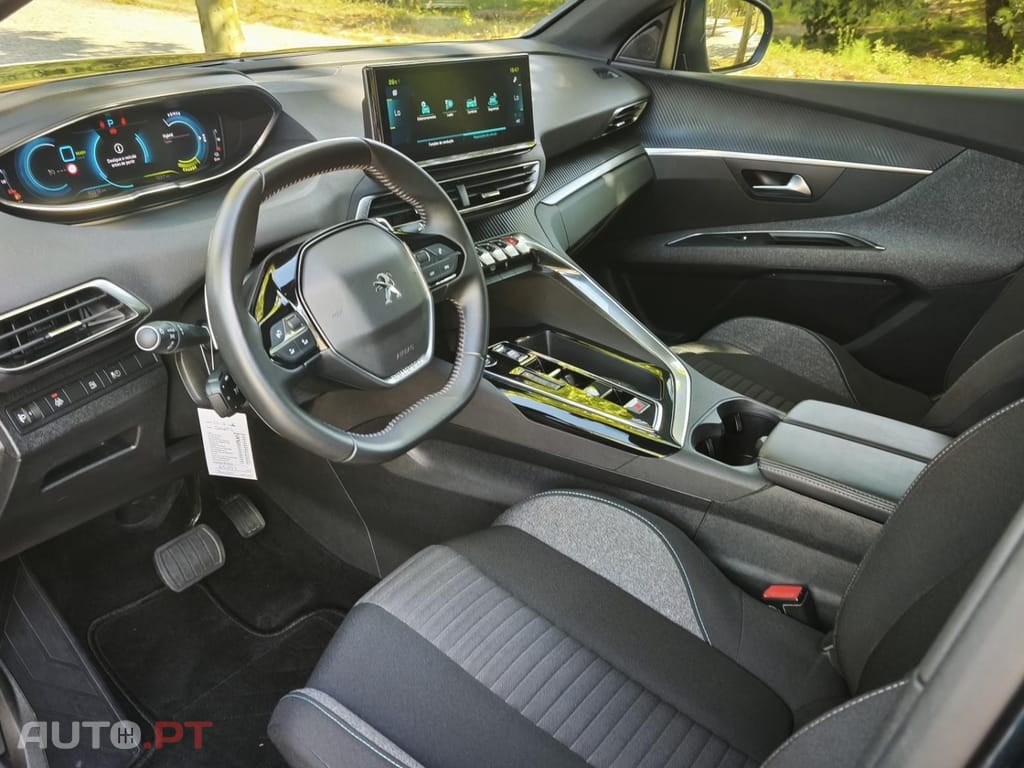 Peugeot 3008 1.6 Hybrid Allure Pack e-EAT8