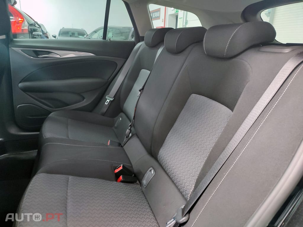 Opel Insignia 1.6 CDTI BUSINESS