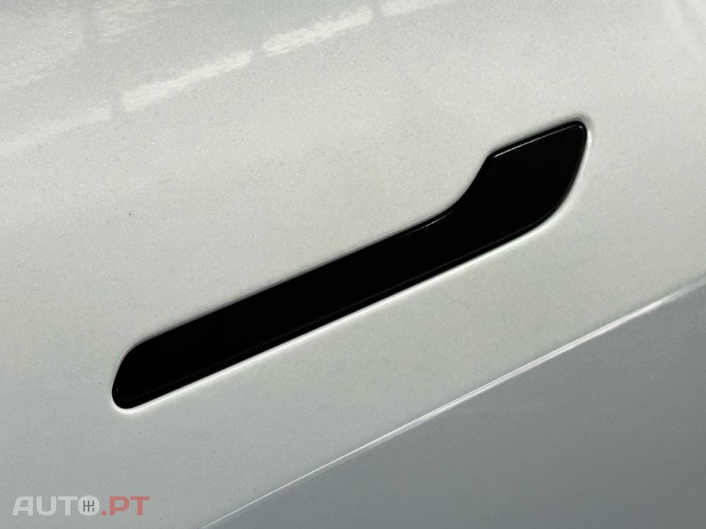 Tesla Model Y Long Range Dual Motor AWD