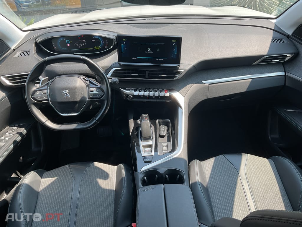 Peugeot 3008 1.6 Hybrid4 Allure e-EAT8