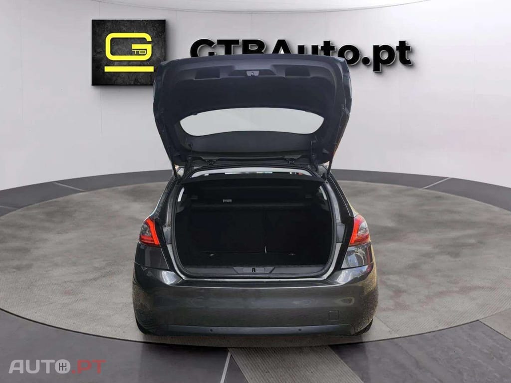 Peugeot 308 1.2i Style