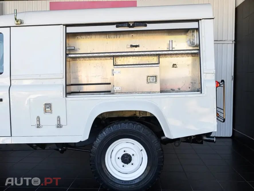 Land Rover Defender 90 SW 2.5 Td5 E