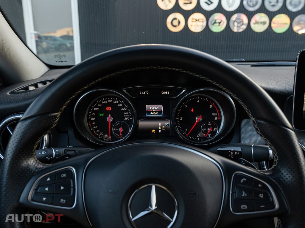 Mercedes-Benz CLA 200 d Shooting Brake Urban Aut. — fotografia 17