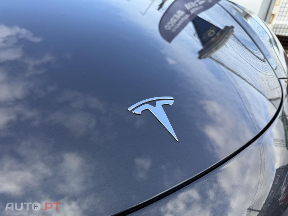Tesla Model 3 Long-Range Dual Motor AWD