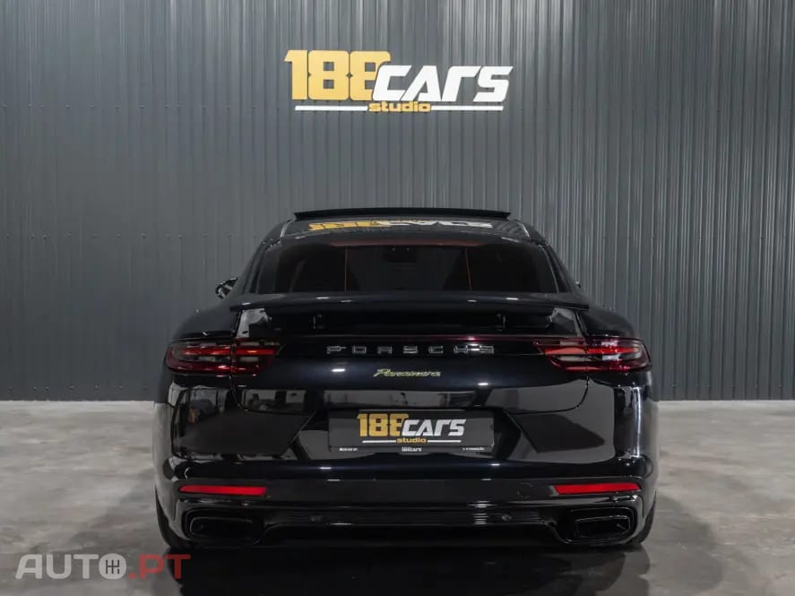 Porsche Panamera 4 E-Hybrid Platinum Edition
