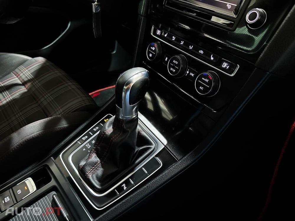 Volkswagen Golf 2.0 TSi GTi DSG Performance