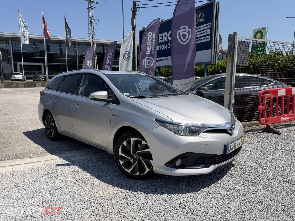 Toyota Auris Touring Sports 1.8 HSD Comfort +P.Techno+P.Sport