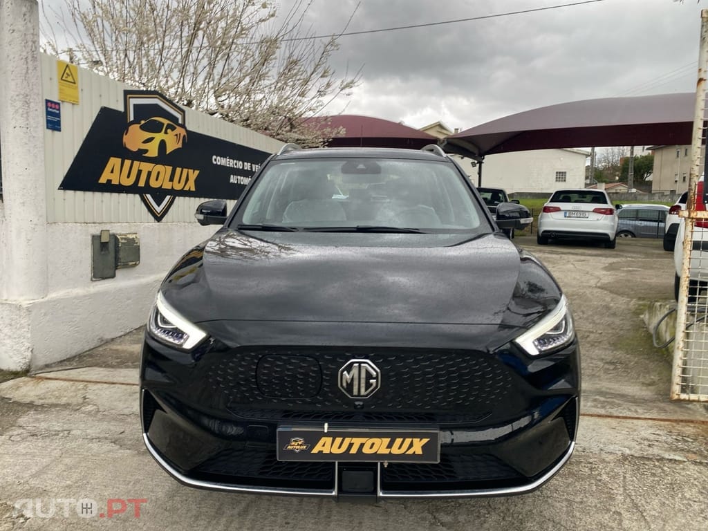 MG ZS EV 72.6 kWh Luxury OBC 11 kW