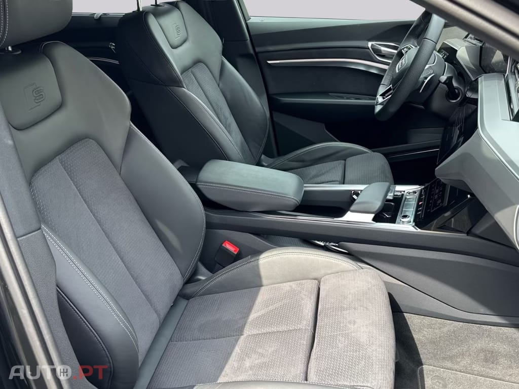 Audi Q8 E-Tron 55 S line quattro 