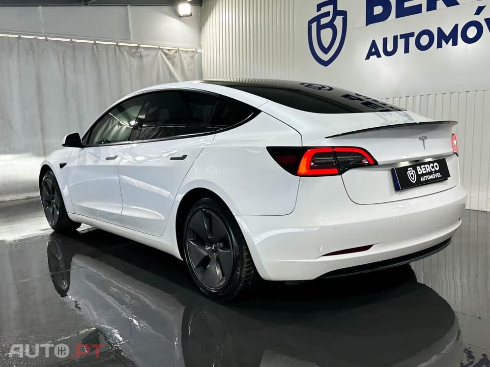 Tesla Model 3 Standard Range Plus RWD