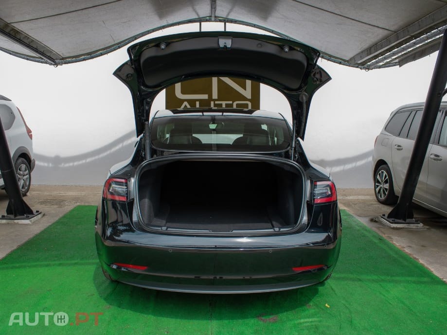 Tesla Model 3 Standard Range Plus RWD