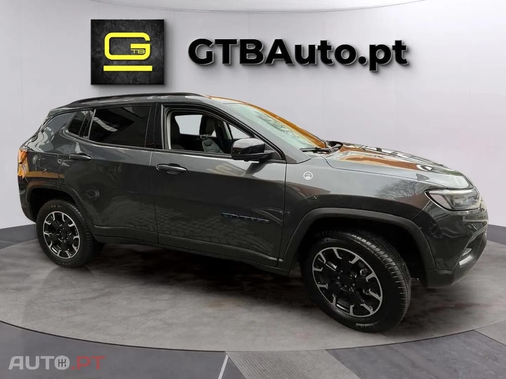 Jeep Compass 1.3 Híbrido  T4 Trailhawk AWD 
