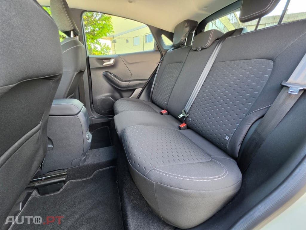 Ford Puma 1.0 EcoBoost MHEV Titanium