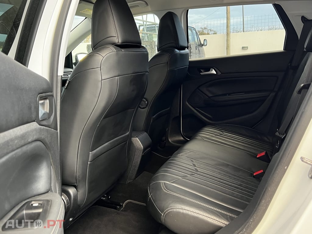 Peugeot 308 SW 1.2 PureTech Allure J17