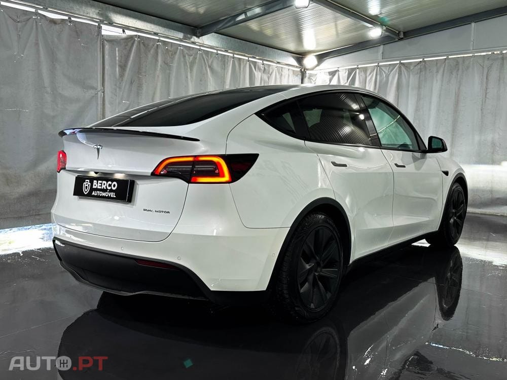 Tesla Model Y Long Range Dual Motor AWD