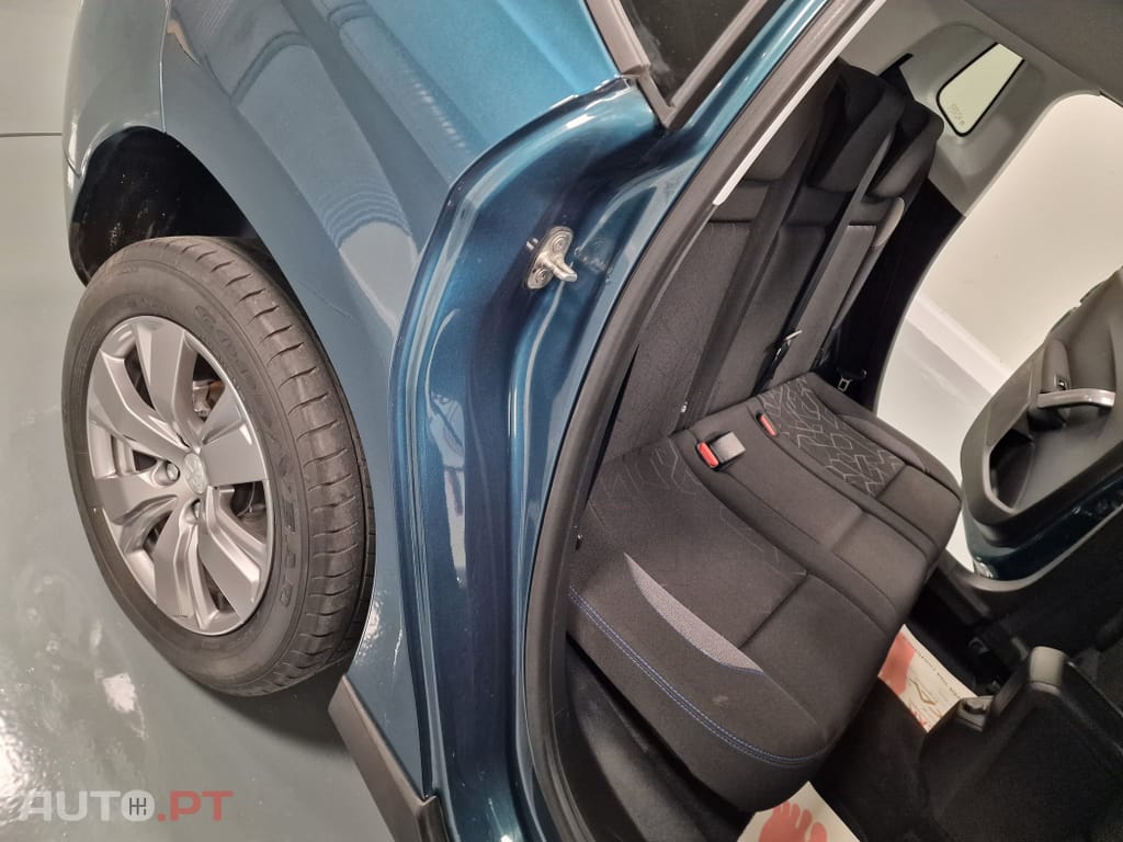 Peugeot 2008 1.2 PURETECH STYLE