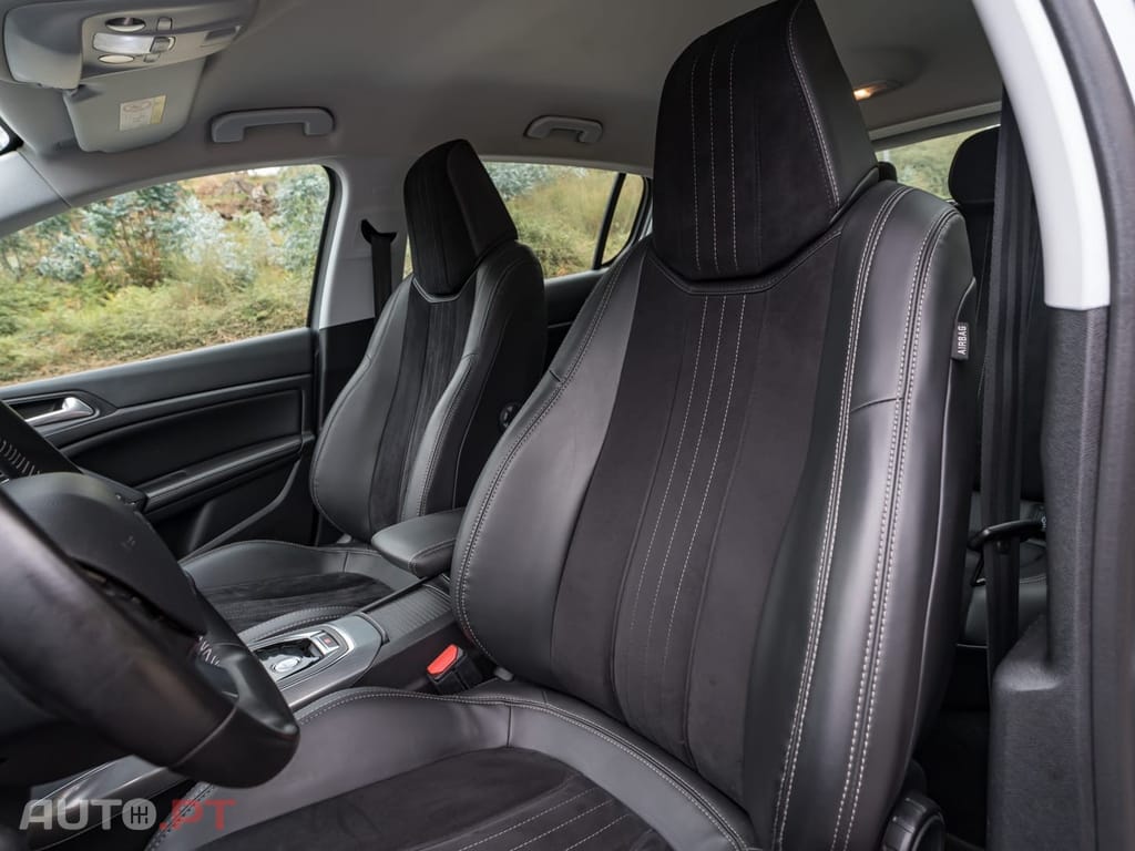 Peugeot 308 1.2 PureTech Allure J17