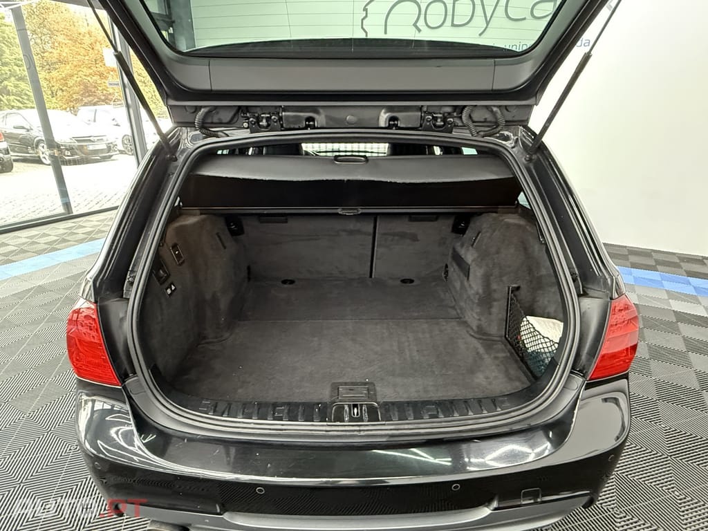 BMW 318 d Touring Pack M