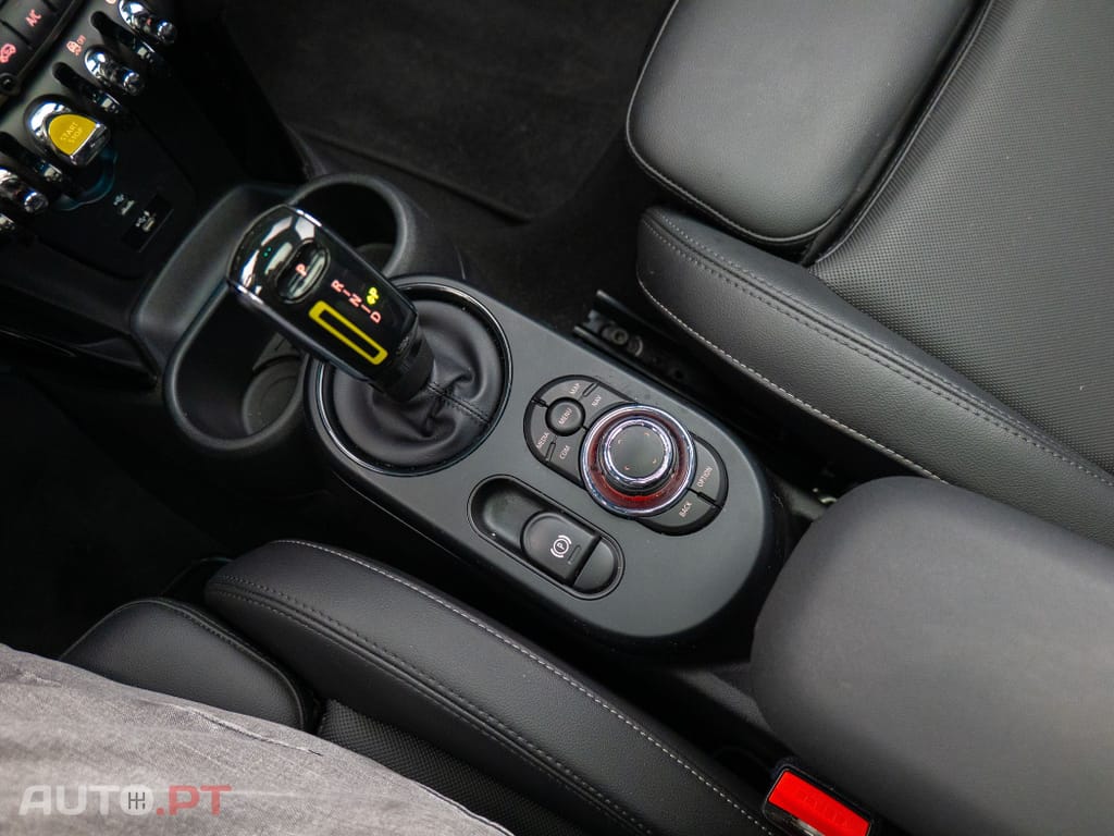 MINI Cooper Cooper SE Yours