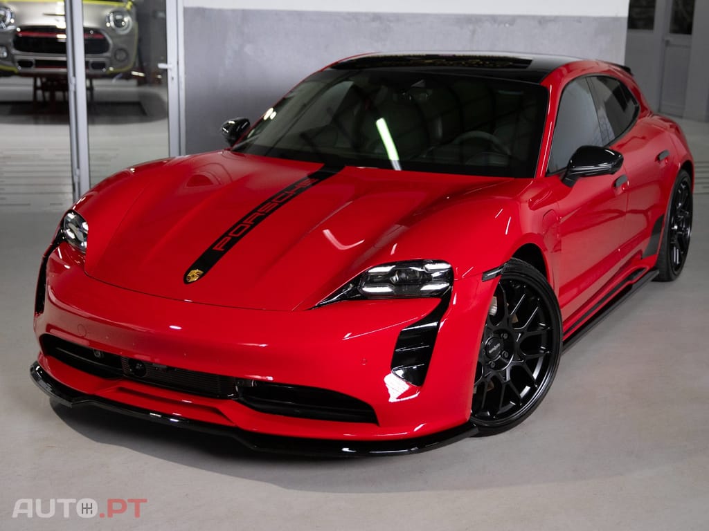 Porsche Taycan GTS Sport Turismo