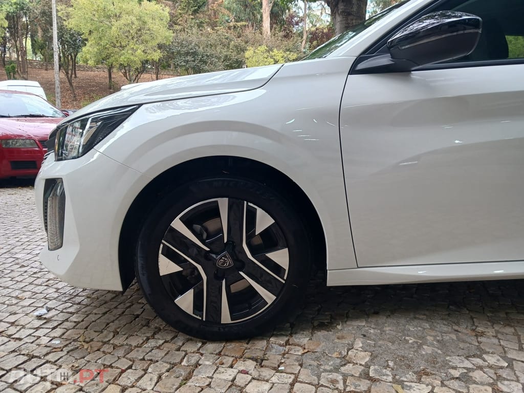 Peugeot 208 1.2 Hybrid Allure e-DCS6
