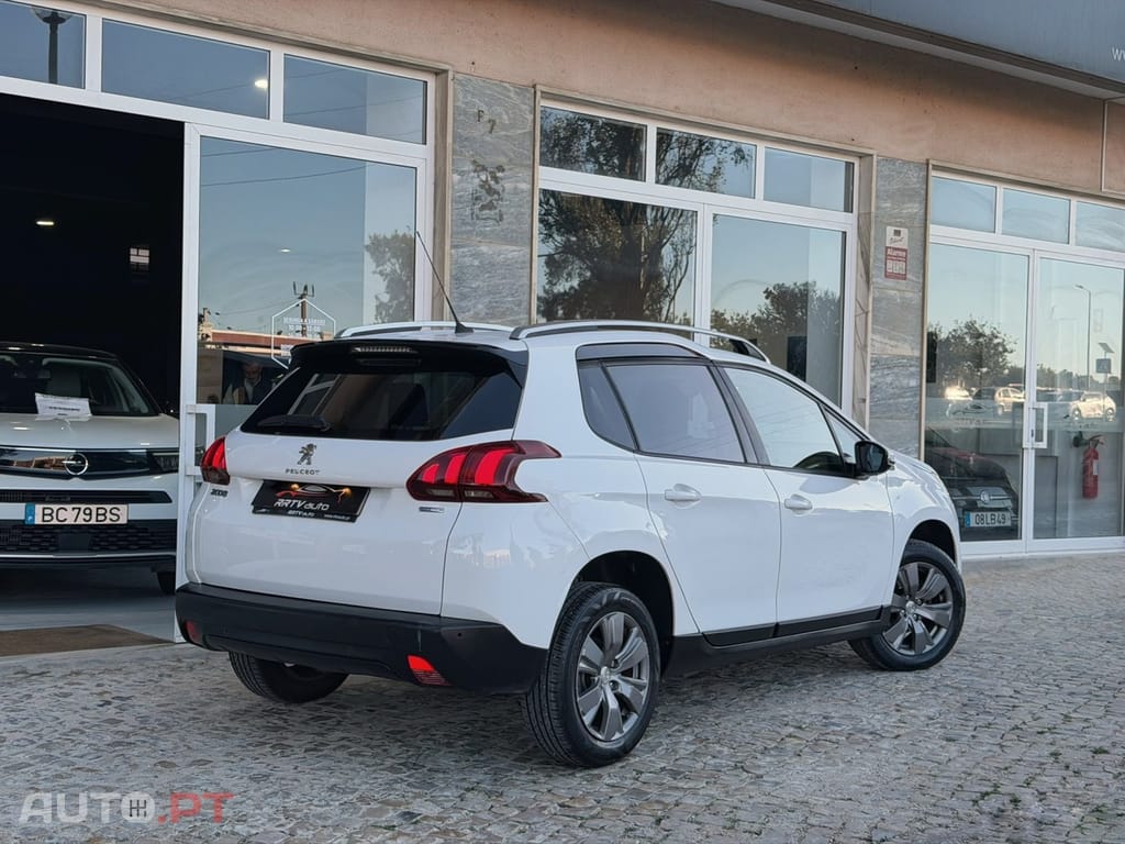 Peugeot 2008 1.2 PureTech Allure