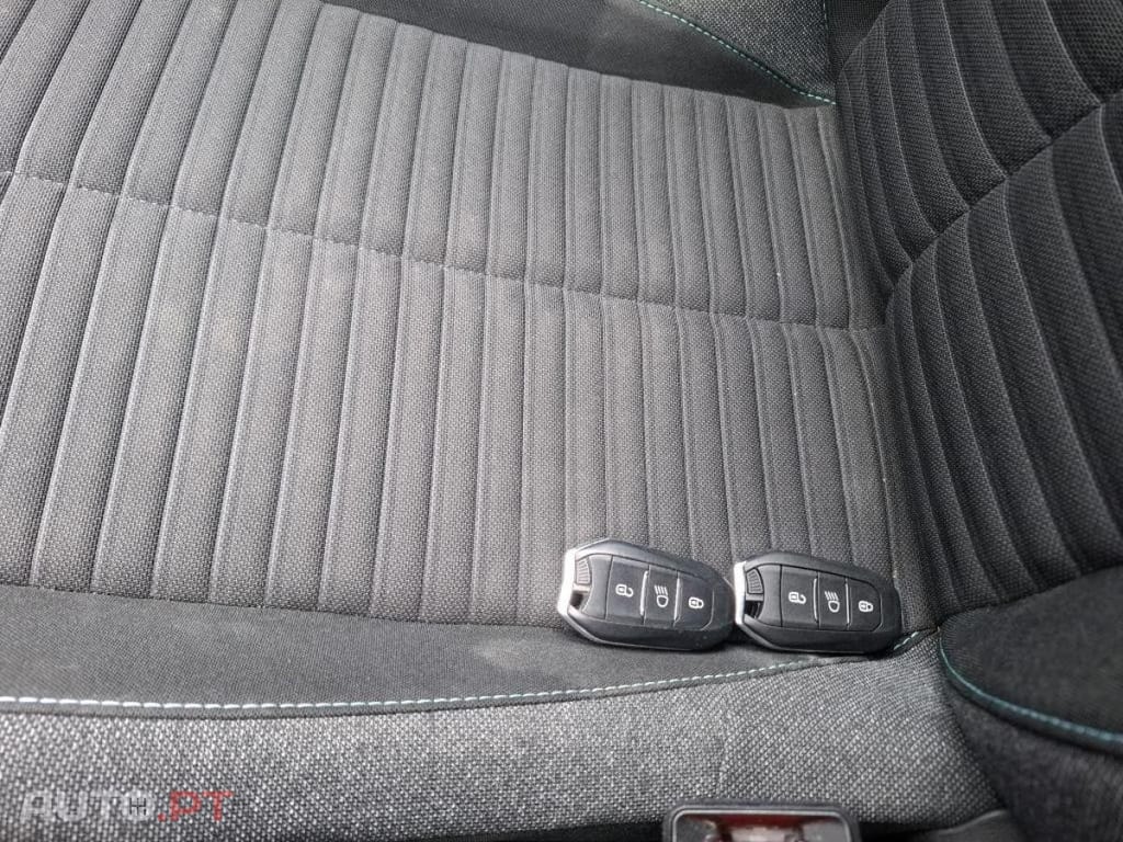 Peugeot E-208 50 kWh Style