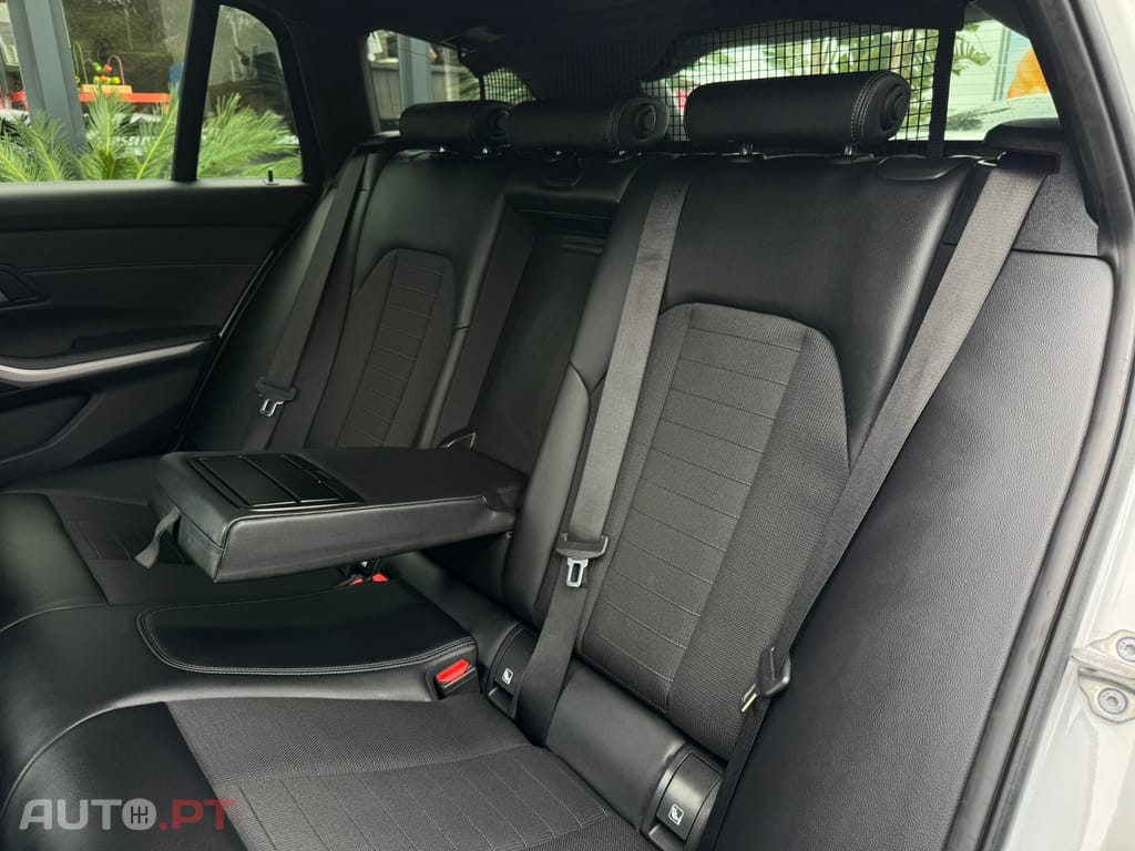 BMW 320 e Touring Corporate Edition Auto