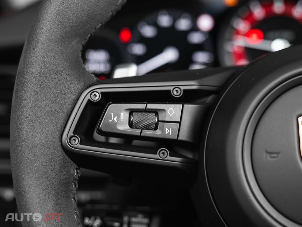 Porsche 992 Carrera 4 GTS PDK