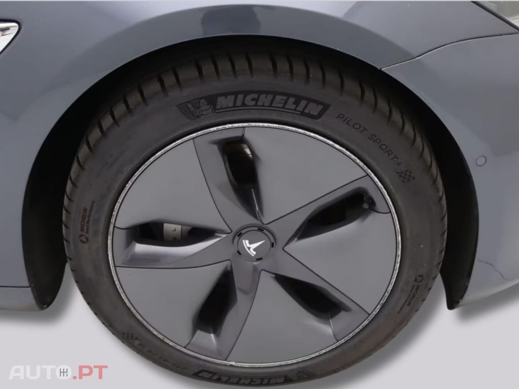 Tesla Model 3 Long-Range AWD I.V.A DEDUTÍVEL