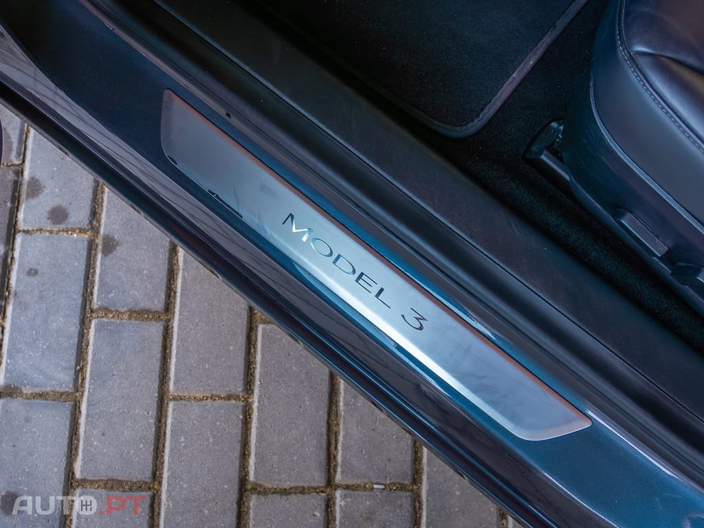 Tesla Model 3 Standard Range Plus RWD