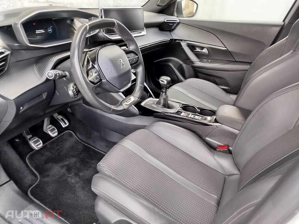 Peugeot 2008 1.2 PureTech GT Line